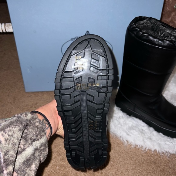 Prada women’s snowboots - Picture 9 of 9